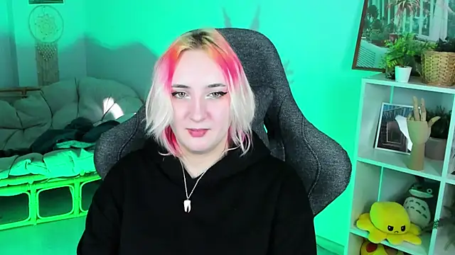 Snapshot of AsheLucker chatting on March 10, 2025, 5:54 am AsheLucker online show from March 10, 2025, 5:54 am