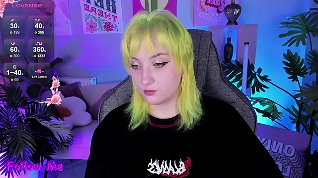 Snapshot of AsheLucker chatting on September 28, 2025, 2:17 am AsheLucker online show from September 28, 2025, 2:17 am