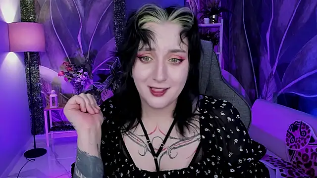 Snapshot of AsheLucker chatting on October 10, 2025, 9:58 pm AsheLucker online show from October 10, 2025, 9:58 pm