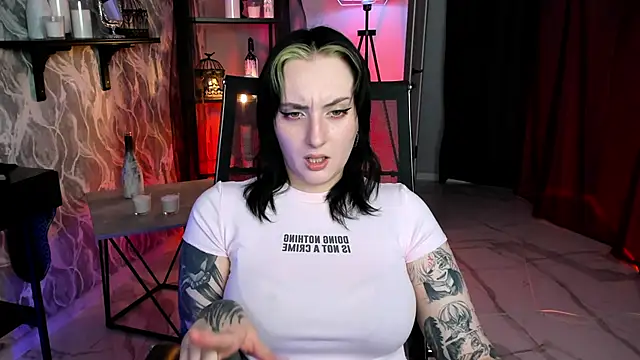 Snapshot of AsheLucker chatting on October 19, 2025, 10:32 pm AsheLucker online show from October 19, 2025, 10:32 pm