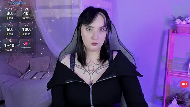 Snapshot of AsheLucker chatting on October 26, 2025, 11:31 pm AsheLucker online show from October 26, 2025, 11:31 pm