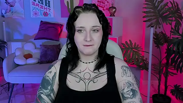 Snapshot of AsheLucker chatting on December 14, 2025, 11:20 pm AsheLucker online show from December 14, 2025, 11:20 pm