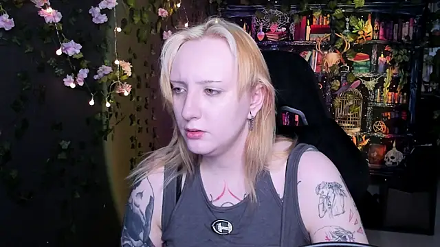 Snapshot of AsheLucker chatting on May 30, 2026, 3:25 am AsheLucker online show from May 30, 2026, 3:25 am
