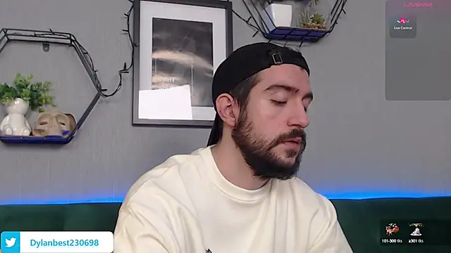 Snapshot of Dylan_Best chatting on December 24, 2024, 7:28 am Dylan Best online show from December 24, 2024, 7:28 am