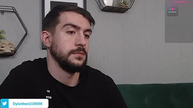 Snapshot of Dylan_Best chatting on February 10, 2025, 10:40 pm Dylan Best online show from February 10, 2025, 10:40 pm
