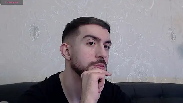 Snapshot of Dylan_Best chatting on March 8, 2025, 12:33 am Dylan Best online show from March 8, 2025, 12:33 am