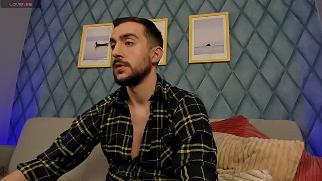 Snapshot of Dylan_Best chatting on March 17, 2025, 11:21 pm Dylan Best online show from March 17, 2025, 11:21 pm