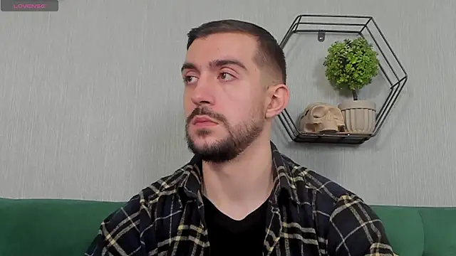 Snapshot of Dylan_Best chatting on October 6, 2025, 8:50 pm Dylan Best online show from October 6, 2025, 8:50 pm