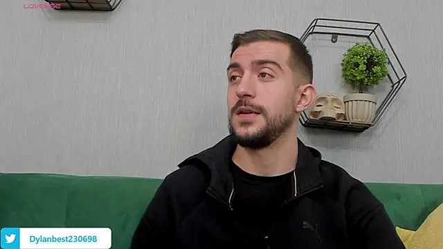 Snapshot of Dylan_Best chatting on October 7, 2025, 8:50 pm Dylan Best online show from October 7, 2025, 8:50 pm