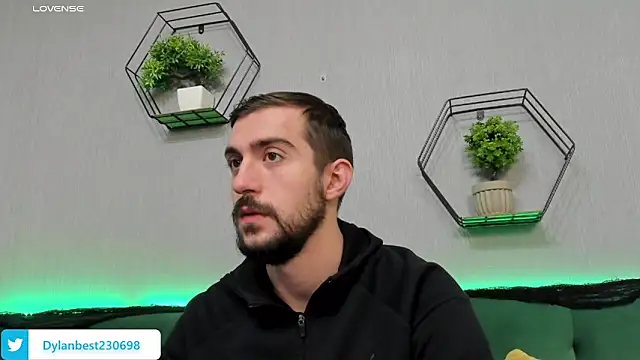 Snapshot of Dylan_Best chatting on November 3, 2025, 11:15 pm Dylan Best online show from November 3, 2025, 11:15 pm