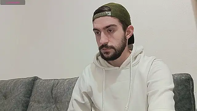 Snapshot of Dylan_Best chatting on November 12, 2025, 6:41 pm Dylan Best online show from November 12, 2025, 6:41 pm