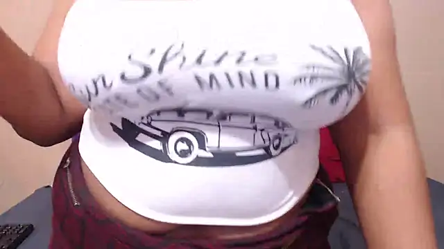 Snapshot of EBONYBUSTYY chatting on February 21, 2025, 10:59 pm EBONYBUSTYY online show from February 21, 2025, 10:59 pm