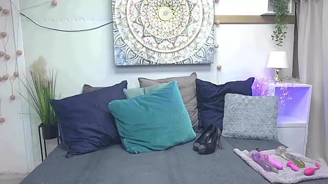 JillianBlack online show from March 1, 2025, 9:40 am