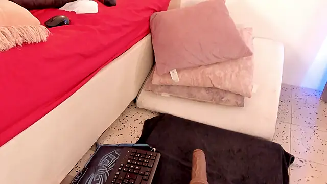 Snapshot of IsiisLovei chatting on January 29, 2025, 2:32 pm IsiisLovei online show from January 29, 2025, 2:32 pm