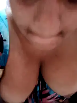 Hilarybunnyy online show from January 19, 2025, 4:25 pm