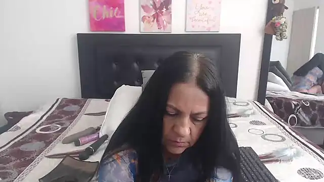 Snapshot of katiehotx chatting on November 8, 2025, 7:34 pm katiehotx online show from November 8, 2025, 7:34 pm