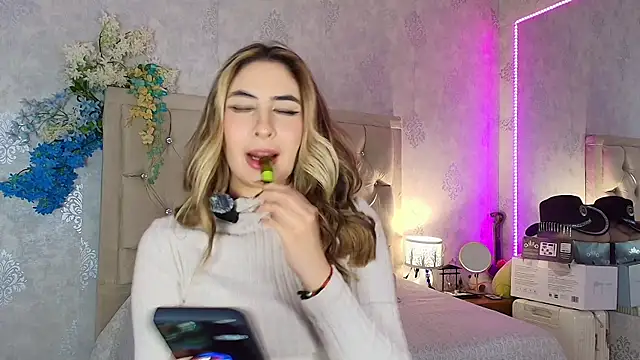 nini love01 online show from July 23, 2026, 3:26 am