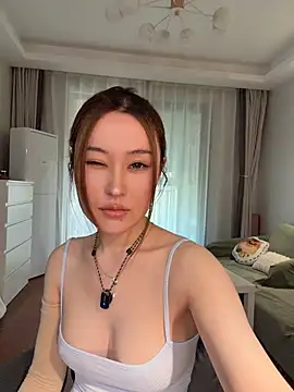 Snapshot of sphynx-_- chatting on April 26, 2026, 9:18 am sphynx- - online show from April 26, 2026, 9:18 am