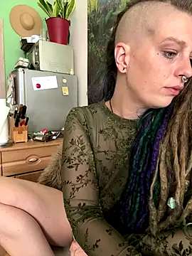 MenaDreadfull online show from October 3, 2025, 8:55 am