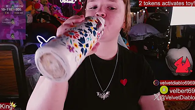 VelvetDiablo online show from May 19, 2026, 11:55 pm