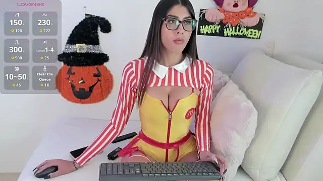 Sophiia Castro online show from October 31, 2025, 6:42 pm