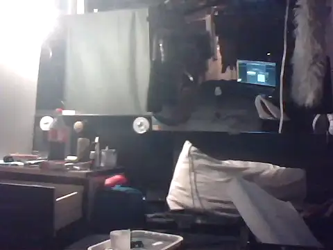 slutviki online show from December 19, 2025, 11:01 pm