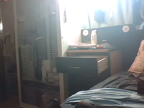 slutviki online show from March 3, 2026, 1:06 pm