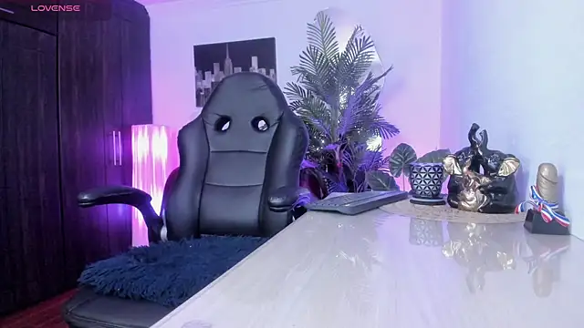 Snapshot of Amaia_Bushida chatting on March 12, 2025, 2:09 am Amaia Bushida online show from March 12, 2025, 2:09 am