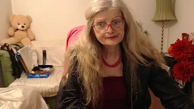 Snapshot of BlairFort chatting on November 6, 2025, 1:56 pm BlairFort online show from November 6, 2025, 1:56 pm