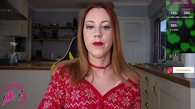 Snapshot of stripmequick chatting on December 9, 2024, 2:06 pm stripmequick online show from December 9, 2024, 2:06 pm