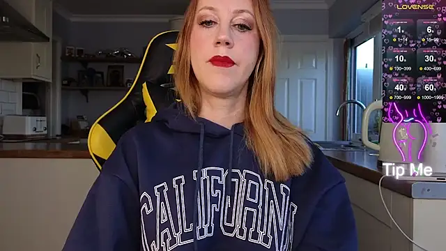 Snapshot of stripmequick chatting on February 6, 2025, 9:53 am stripmequick online show from February 6, 2025, 9:53 am