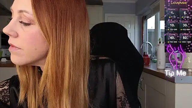 Snapshot of stripmequick chatting on February 25, 2025, 10:47 am stripmequick online show from February 25, 2025, 10:47 am