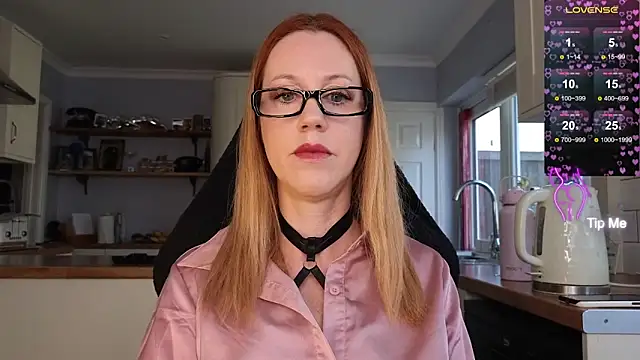 Snapshot of stripmequick chatting on September 18, 2025, 9:22 am stripmequick online show from September 18, 2025, 9:22 am