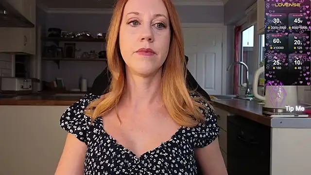 Snapshot of stripmequick chatting on September 26, 2025, 2:10 pm stripmequick online show from September 26, 2025, 2:10 pm