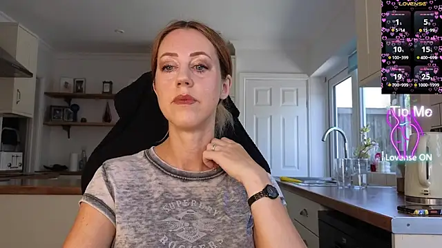 stripmequick online show from June 25, 2026, 9:14 am