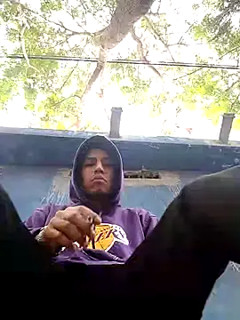 Snapshot of AlexAlejandro13 chatting on January 1, 2025, 10:03 pm AlexAlejandro13 online show from January 1, 2025, 10:03 pm