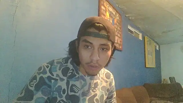 Snapshot of AlexAlejandro13 chatting on September 28, 2025, 1:33 am AlexAlejandro13 online show from September 28, 2025, 1:33 am