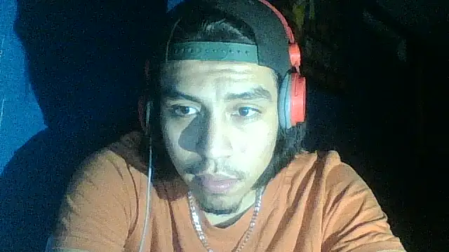 Snapshot of AlexAlejandro13 chatting on October 9, 2025, 7:28 am AlexAlejandro13 online show from October 9, 2025, 7:28 am