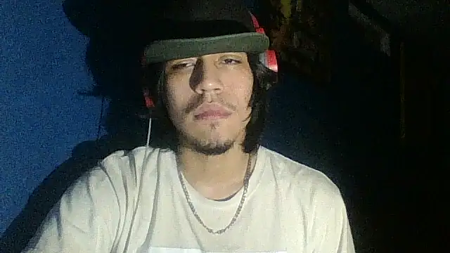 Snapshot of AlexAlejandro13 chatting on October 12, 2025, 7:29 am AlexAlejandro13 online show from October 12, 2025, 7:29 am