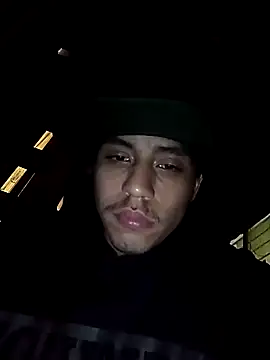 Snapshot of AlexAlejandro13 chatting on November 6, 2025, 12:33 am AlexAlejandro13 online show from November 6, 2025, 12:33 am