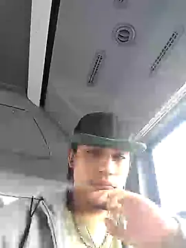 AlexAlejandro13 online show from November 9, 2025, 9:57 pm