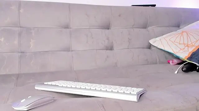 Snapshot of AgathaFoxx chatting on December 15, 2024, 8:04 pm AgathaFoxx online show from December 15, 2024, 8:04 pm