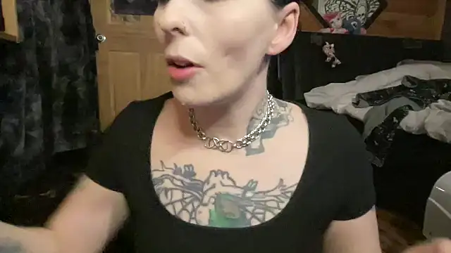 TeenyDoll online show from April 28, 2026, 2:38 am