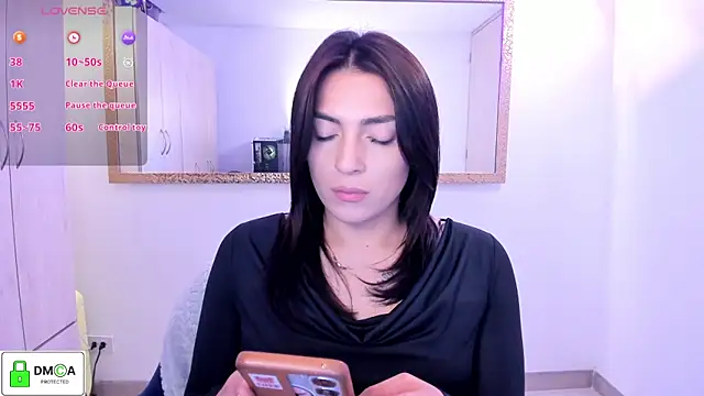 EricaVanderhill online show from May 4, 2026, 1:56 am