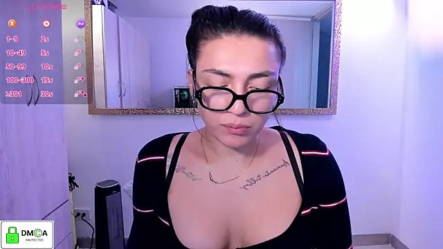 Snapshot of EricaVanderhill chatting on June 14, 2026, 10:23 pm EricaVanderhill online show from June 14, 2026, 10:23 pm