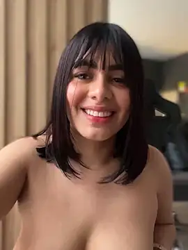 Snapshot of Roxxannne chatting on January 11, 2025, 9:25 pm Roxxannne online show from January 11, 2025, 9:25 pm