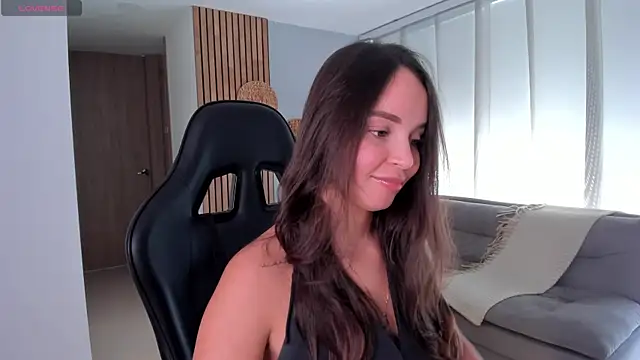 Snapshot of AnnieHallX chatting on September 21, 2025, 7:48 pm AnnieHallX online show from September 21, 2025, 7:48 pm