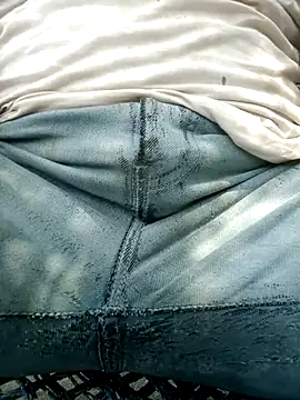 Snapshot of FinableKnee chatting on September 20, 2025, 6:25 am FinableKnee online show from September 20, 2025, 6:25 am