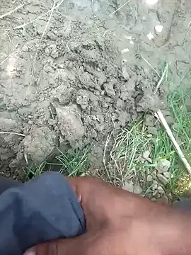 Snapshot of FinableKnee chatting on September 27, 2025, 4:39 am FinableKnee online show from September 27, 2025, 4:39 am