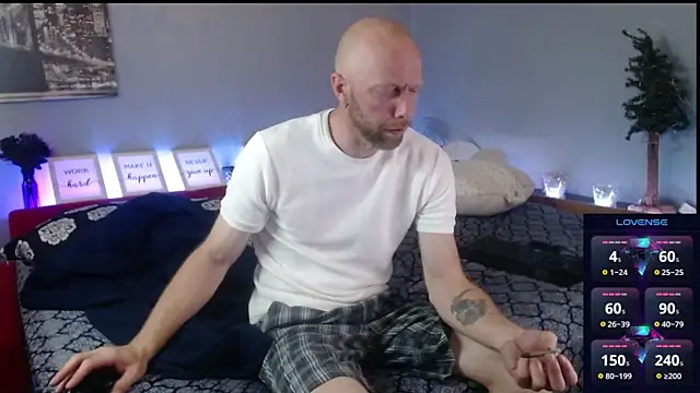 MaxRouger online show from September 12, 2025, 6:24 am